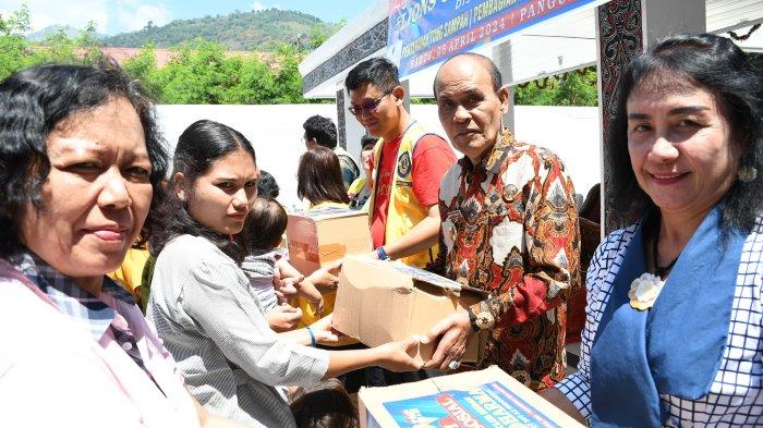 Wakil Bupati Samosir Martua Sitanggang mengucapkan terima kasih kepada Lions Club Medan Tridharma Medan yang sudah memberikan bantuan.