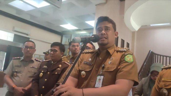 Wali Kota Medan Bobby Nasution saat diwawancarai tentang Mal Centre Point, Senin(22/7/2024).  Menurutnya, Pemko memberikan waktu pengosongan tenant sampai Jumat ini.