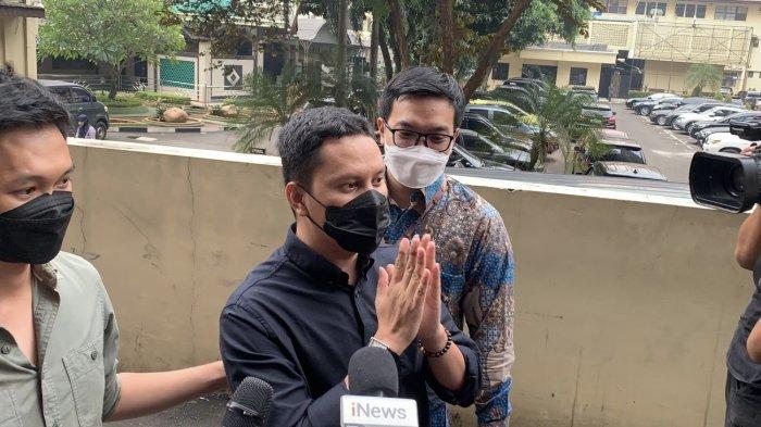 Youtuber Ogah Arief Muhammad datangi Bareskrim Polri untuk jalani pemeriksaan, kamis (17/3/2022)