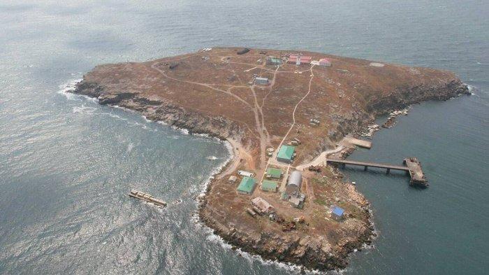 Zmeiny Island atau Pulau Ular di Laut Hitam yang telah diduduki tentara Rusia.