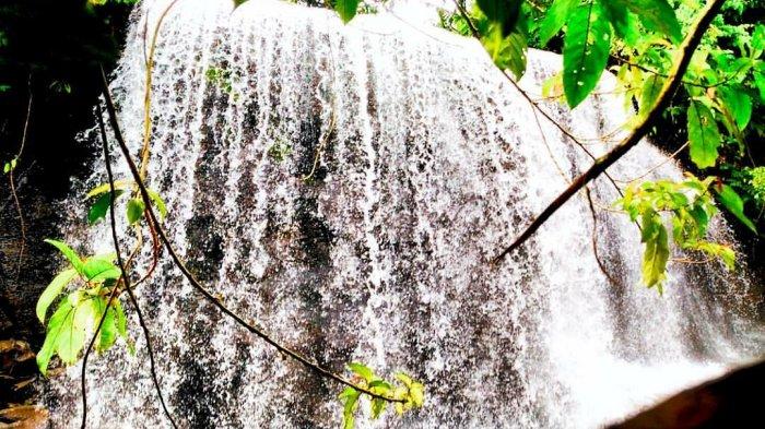 Pesona keindahan Air Terjun Pantai Salak