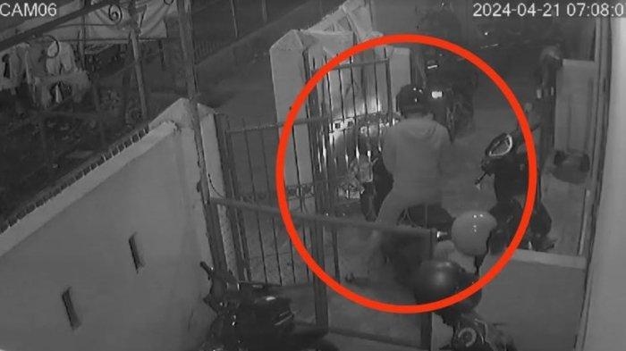 aksi pencurian sepeda motor di kostan Jalan Punak, Lorong Nauli, Kota Medan