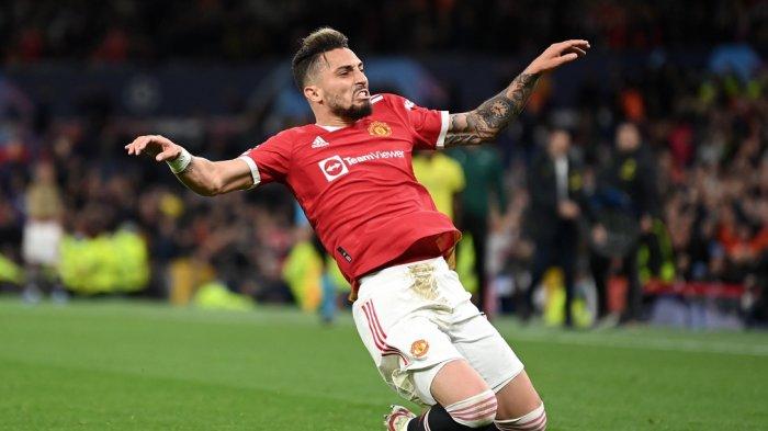 Bek kiri Man United, Alex Telles