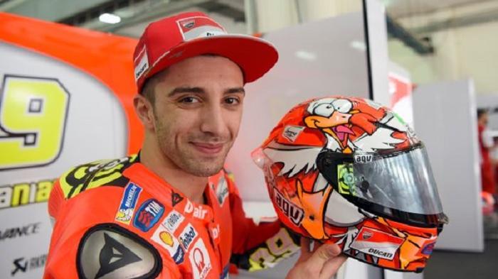 Helm dengan desain burung camar dari Andrea Iannone