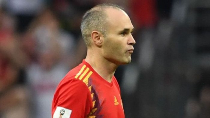 Andres Iniesta saat memperkuat timnas Spanyol.  