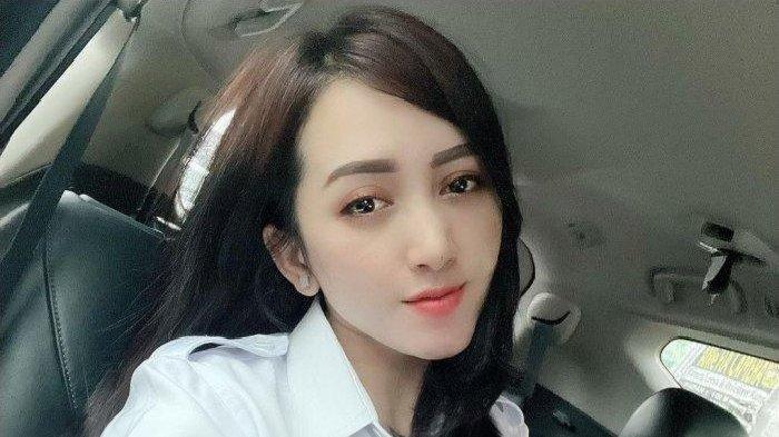 Angely Emitasari -