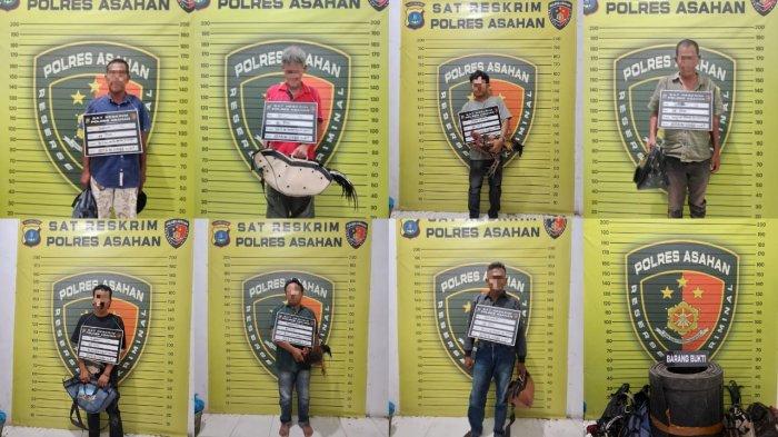 Delapan pria diamankan saat penggerebekan arena sabung ayam oleh Unit Jatanras Satreskrim Polres Asahan. Barang bukti berupa ayam laga, tas ayam, dan sepeda motor diamankan dari lokasi perjudian sabung ayam.