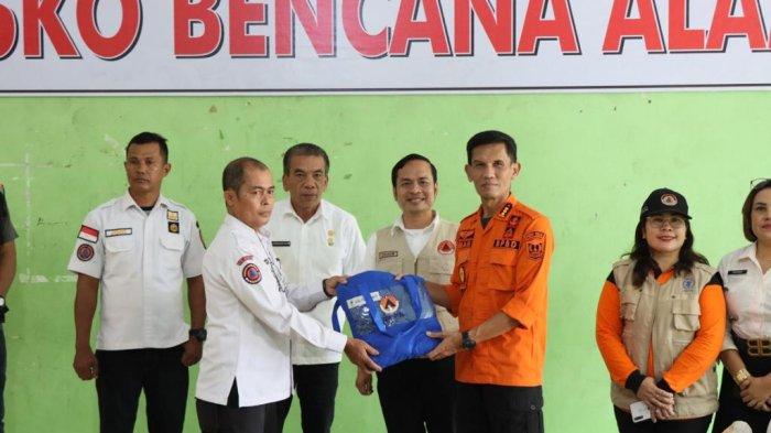 DPD IPK Kota Binjai bagikan 1 ton beras, ratusan kotak mie instan kepada korban banjir di Kabupaten 