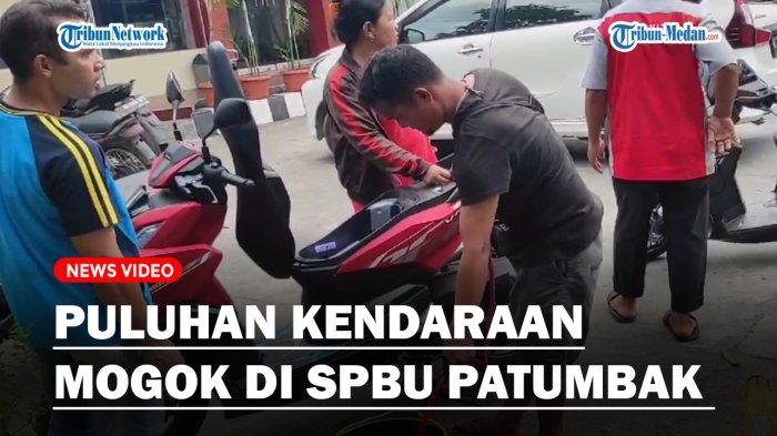 Puluhan kendaraan mulai dari sepeda motor, becak hingga mobil pribadi mogok berjamaah usai mengisi bahan bakar minyak (BBM) di stasiun bahan bakar umum (SPBU) 14.203.180 Jalan Pertahanan, Kecamatan Patumbak.