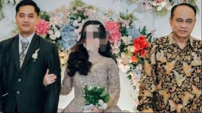 TITIPAN BUDI ARIE - Eks Menteri Komunikasi dan Informatika (Menkominfo) Budi Arie Setiadi (kanan) menghadiri pernikahan Adhi Kismanto alias AK (dua dari kiri), pegawai yang tak lolos seleksi pendukung tenaga teknis Kemenkominfo tapi punya kewenangan atur pemblokiran situs judi online (judol). Adhi disebut sebagai orang titipan Budi Arie untuk mengawal situs judi online.