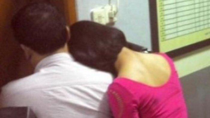 Guru honorer mengaku kepada suaminya jika dirinya menjadi korban pelecehan seksual dari guru ASN di sekolah tempat dirinya mengajar. (Ilustrasi)