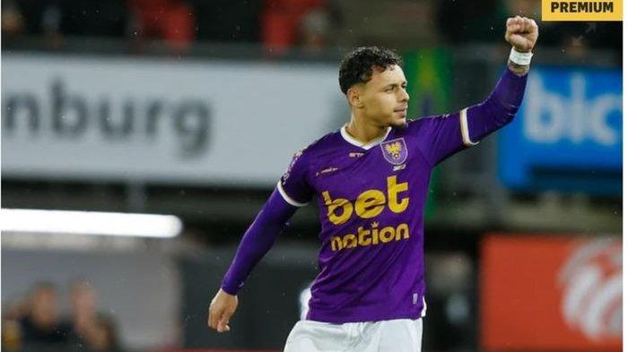SELEBRASI - Pemain naturalisasi timnas Indonesia, Dean James, saat merayakan gol bersama klub Liga Belanda, Go Ahead Eagles.