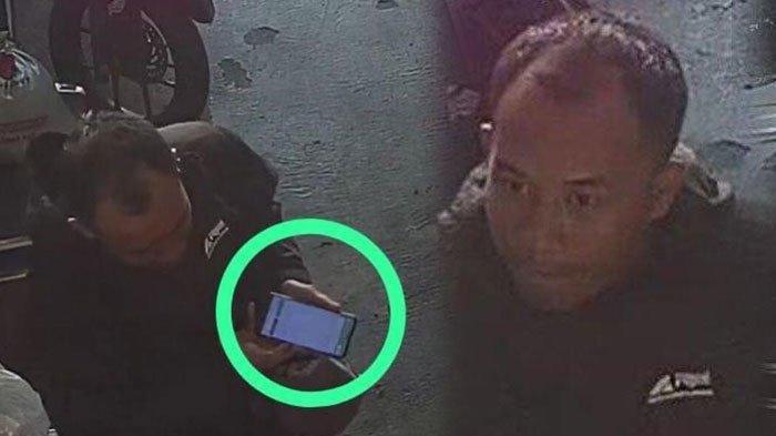 PENIPUAN - Seorang anggota polisi tertangkap kamera CCTV melakukan transaksi palsu saat membeli helm di salah satu toko di Kecamatan Cileunyi, Kabupaten Bandung, Jawa Barat, 8 Juni 2025. Ternyata ia sudah sering menipu hingga korbannya puluhan.