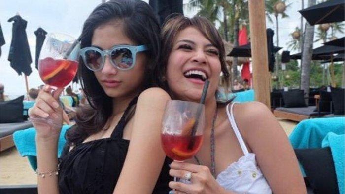 Faye dan Vanessa Angel