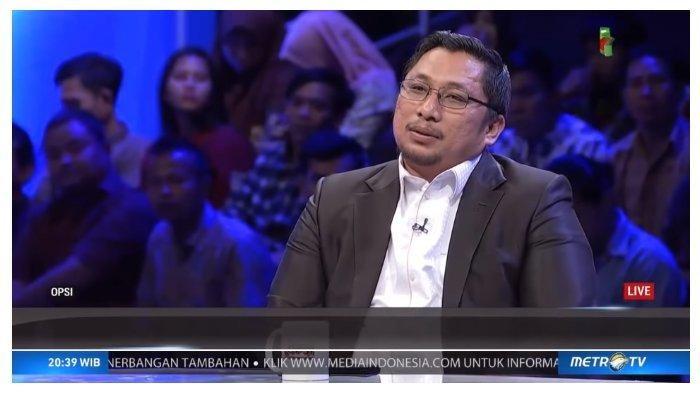 Feri Amsari pun menyinggung soal pro dan kontra pengesahan Undang-undang (UU) KPK hasil revisi. Feri Amsari dalam channel YouTube metrotvnews, Senin (23/12/2019). Feri Amsari menanggapi pernyataan Artidjo Alkostar soal KPK. (YouTube metrotvnews)