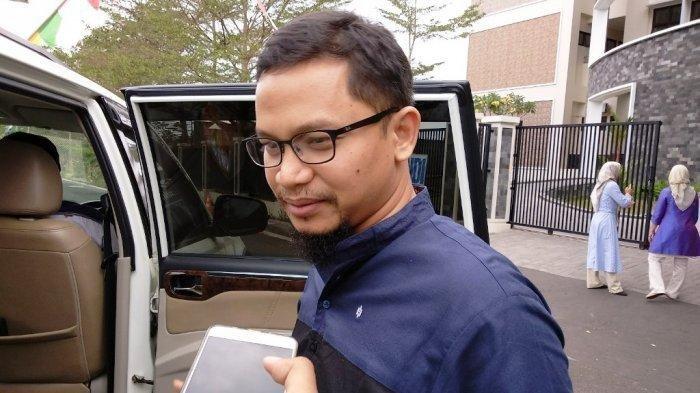 Hanafi Rais, Putra Amien Rais mengalami kecelakaan di Tol Cipali.