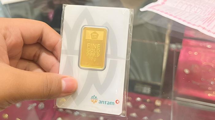 MULAI BERSINAR- Harga emas Antam Logam Mulia 30 Juli 2025 di Medan mulai bersinar lagi.