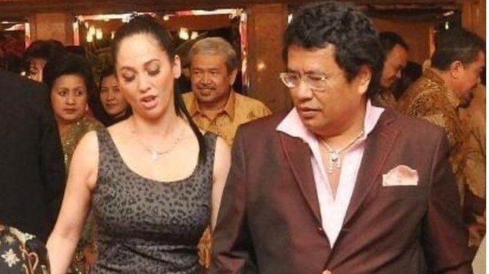 Hotman Paris dan Meriam Bellina -