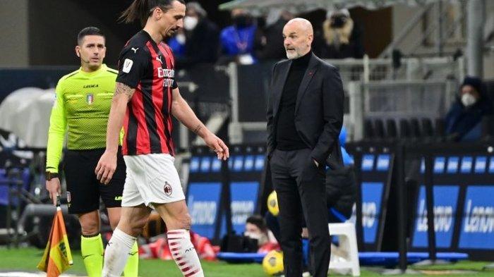 Zlatan Ibrahimovic meninggalkan lapangan usai mendapatkan kartu kuning kedua pada laga perempat final Coppa Italia Inter Milan vs AC Milan di Stadion Giuseppe Meazza, Selasa (26/1/2021) atau Rabu dini hari WIB.