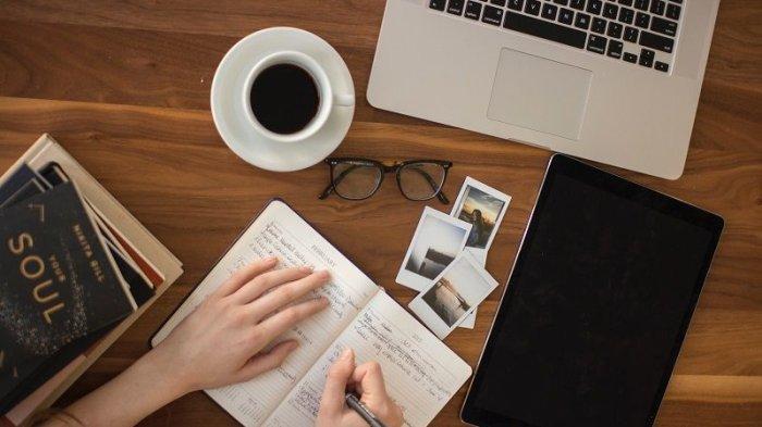 Materi Bahasa Indonesia Kelas XII: Esai