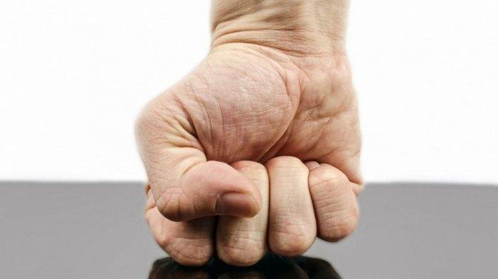 Ilustrasi pemukulan orang