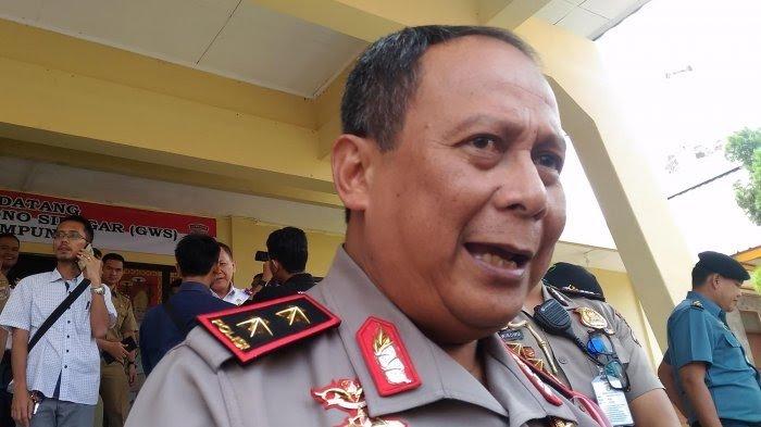 Suntana saat menjabat Kapolda Jabar berpangkat Irjen. Kini Suntana berpangkat Komjen dan menjabat Kabaintekam Polri.
