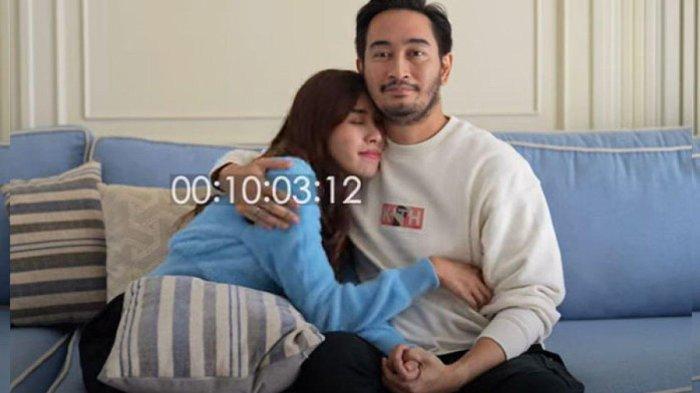 Jeje memeluk Syahnaz