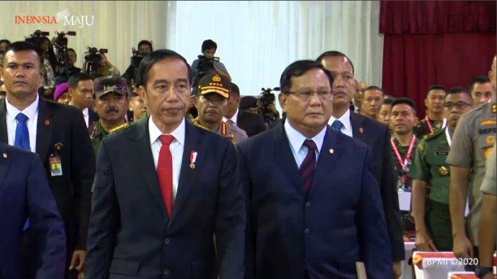 Joko Widodo dan Prabowo Subianto saat jalan bersama di Lapangan Bhinneka Tunggal Ika, Kementerian Pertahanan, Jakarta, Kamis, 23 Januari 2020 lalu.