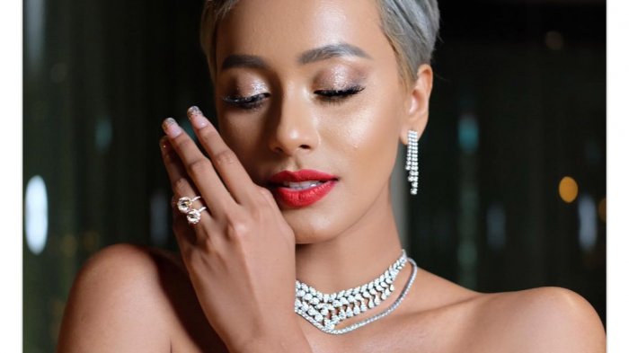 10 Foto Eksotis dan Kecantikan Kimmy Asal Medan yang Jadi Istri