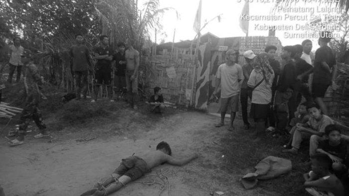 Kondisi mayat pria saat ditemukan warga di Dusun XVIII, Desa Bagan Percut, Kecamatan Percut Seituan, Deliserdang.
