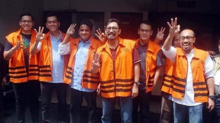 Ini Alasan Kenapa Koruptor Sering Terlihat Cengar-cengir Saat Ditangkap KPK - Halaman all - Tribun-medan.com