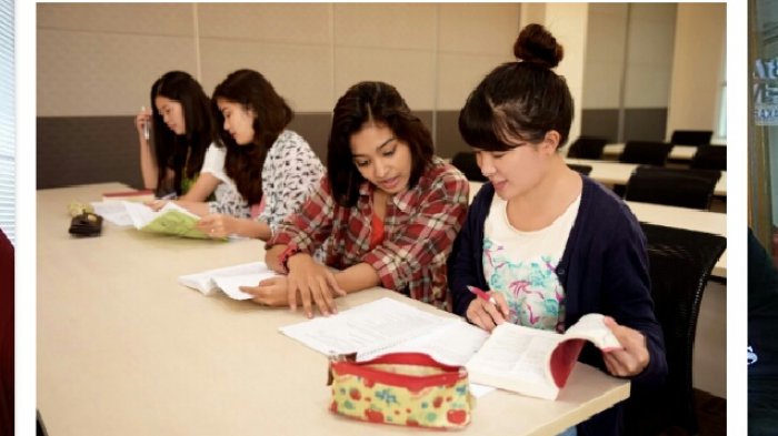 Camaba Mahasiswa Baru di Kampus Universitas