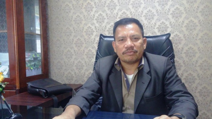 Ketua Panitia Khusus (Pansus) Papan Reklame DPRD Medan, Landen Marbun di DPRD Medan, Senin (27/3/2017). (Tribun Medan / Hendrik)
