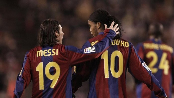 Lionel Messi dan Ronaldinho. (SKYSPORTS)