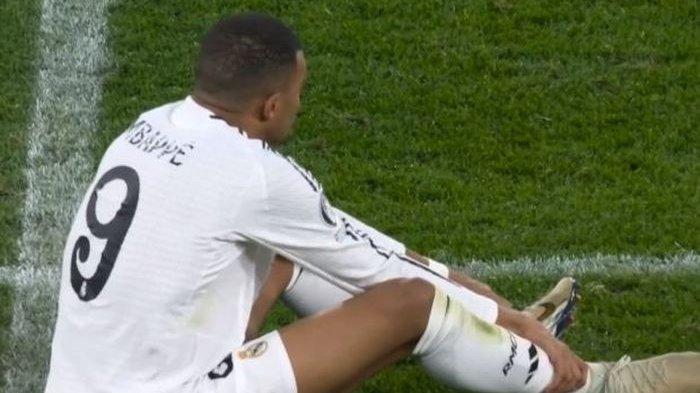 Kylian Mbappe mengalami cedera dalam pertandingan melawan Atalanta di Liga Champions.