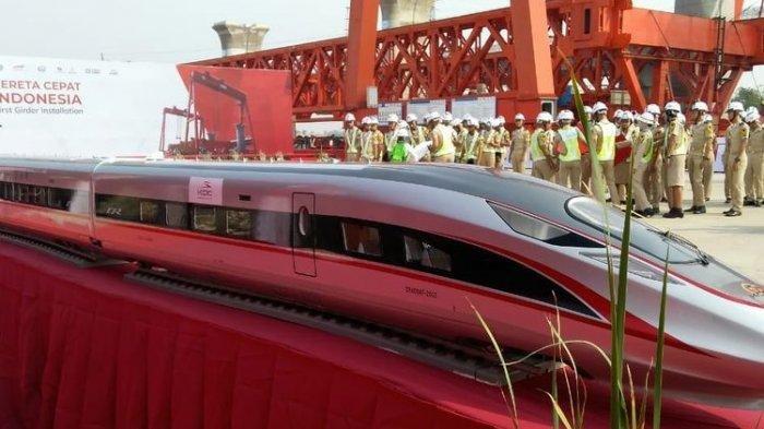 Menilik Kereta Api Cepat Pertama di Indonesia, Dapat Menempuh Jakarta-Bandung dalam Durasi 46 Menit. Prototype Kereta Cepat Jakarta-Bandung. Kereta cepat pertama di Indonesia dan Asia Tenggara ini nantinya mampu menempuh Jakarta-Bandung hanya 46 menit