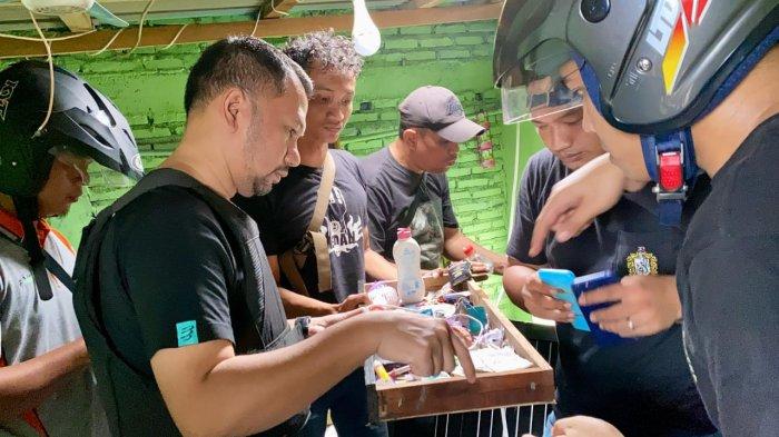 Operasi gabungan yang dipimpin Kombes Calvijn menyapu sarang narkoba di Bagan Deli. Hasilnya 7 penyerang aparat beserta barang bukti berhasil ditangkap.