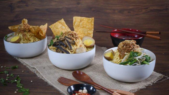 Salah satu menu di Mie Ayam Mahmud ini berlokasi di Jalan Abdulah Lubis No 57/75 Medan.