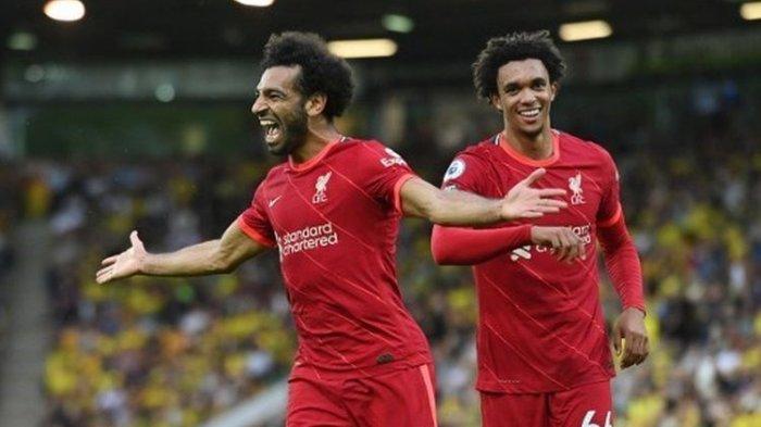 Mohamed Salah (kiri)   bersama Trent Alexander-Arnold (kanan)  