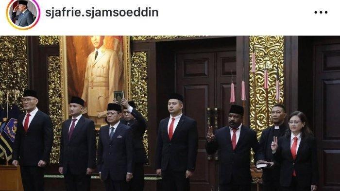 DEDDY CORBUZIER DILANTIK - Menteri Pertahanan Sjafrie Sjamsoeddin melantik Deddy Corbuzier sebagai Staf Khusus Menhan di Jakarta, Selasa (11/2/2025). Selain Deddy ada lima orang lain yang dilantik dalam jabatan yang sama.