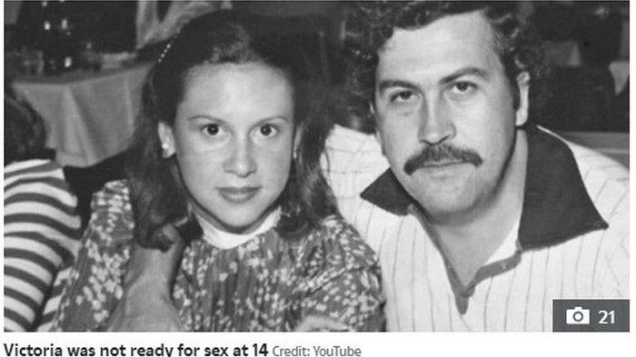 Pablo Escobar dan putrinya Victoria Eugenia Henao saat masih muda.