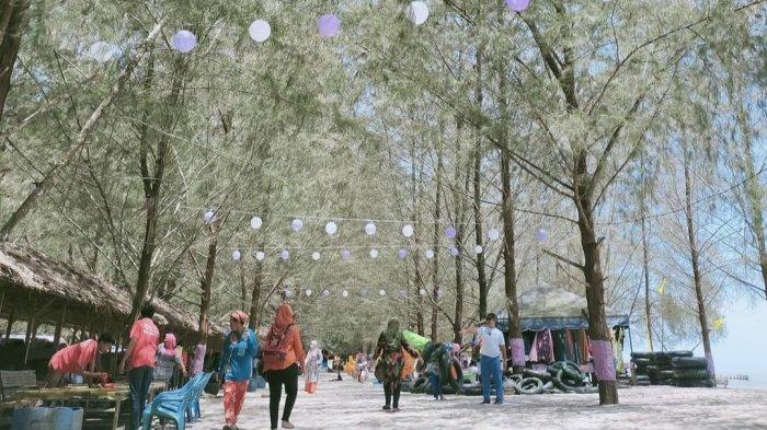 Pantai Sri Mersing berada di Jalan Umum Dusun IV, Desa Kuala Lama, Kecamatan Pantai Cermin, Serdang Bedagai, Sumatera Utara, Kamis (30/9/2021).