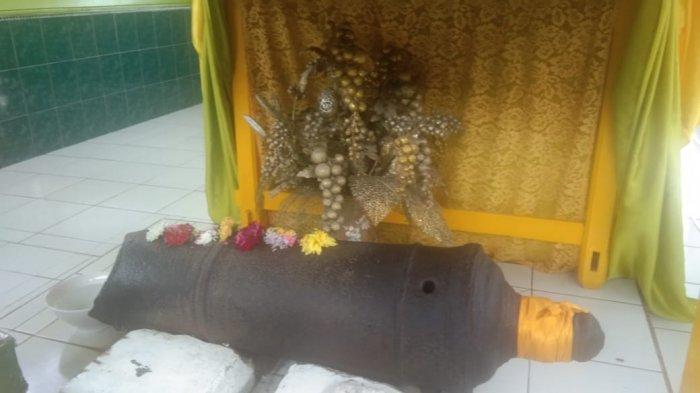 Bagian Pecahan Meriam Puntung peninggalan Kerajaan Aru atau Haru, yang terletak di Istana Maimoon, Jalan Brigadir Jenderal Katamso, Kelurahan Sukaraja, Kecamatan Medan Maimoon, Kota Medan, Rabu (28/8/2019).