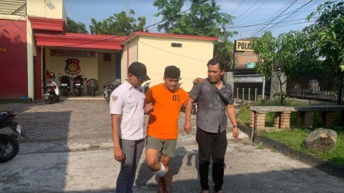 pelaku spesialis pembobol rumah, berjalan pincang setelah kakinya ditembak polisi.