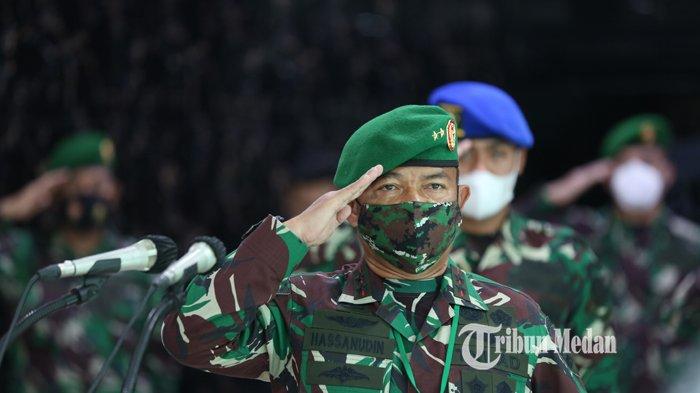 Pejabat baru Pangdam I/BB Mayjen TNI Hassanudin mengikuti acara penyambutan di Aula Kodam I Bukit Barisan, di Medan, Sumatera Utara, Rabu (25/11/2020). Mayjen TNI Hassanudin menjadi Pangdam I/Bukit Barisan menggantikan Mayjen TNI Irwansyah yang tarik ke Mabes TNI dalam rangka pensiun.TRIBUN MEDAN/RISKI CAHYADI