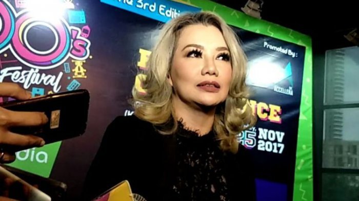 Penyanyi Reza Artamevia 