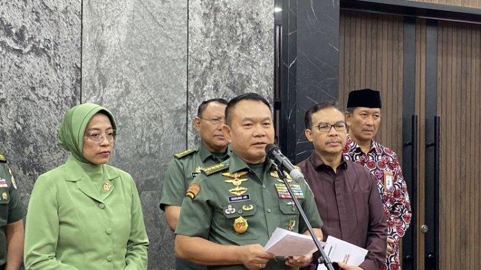 Kepala Staf TNI Angkatan Darat (KSAD) Jenderal Dudung Abdurachman: Kepala Staf TNI Angkatan Darat (KSAD) Jenderal Dudung Abdurachman usai meluncurkan aplikasi e-Stuntad dan e-Posyandu di Markas Besar TNI AD (Mabesad), Jakarta Pusat, Selasa (5/9/2023). (KOMPAS.com/NIRMALA MAULANA A)