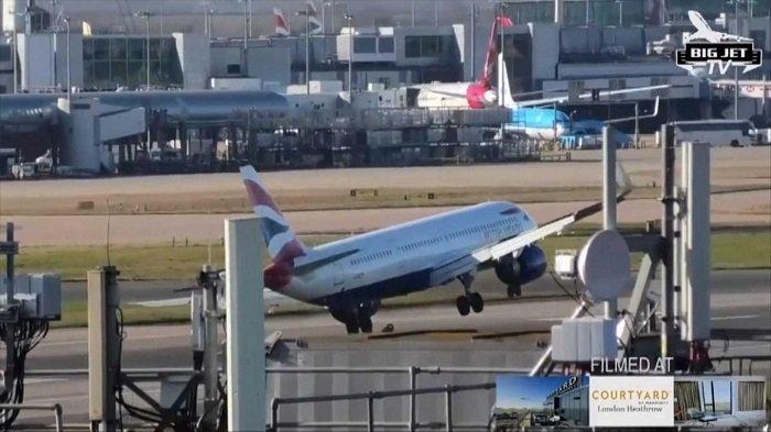 Bandara Heathrow di Kota London, Senin (31/1/2022).