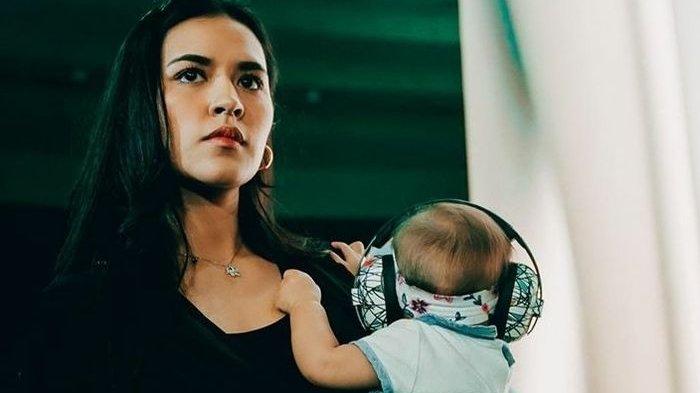 Raisa Andriana bersama sang putri, Zalina Raine Wyllie.