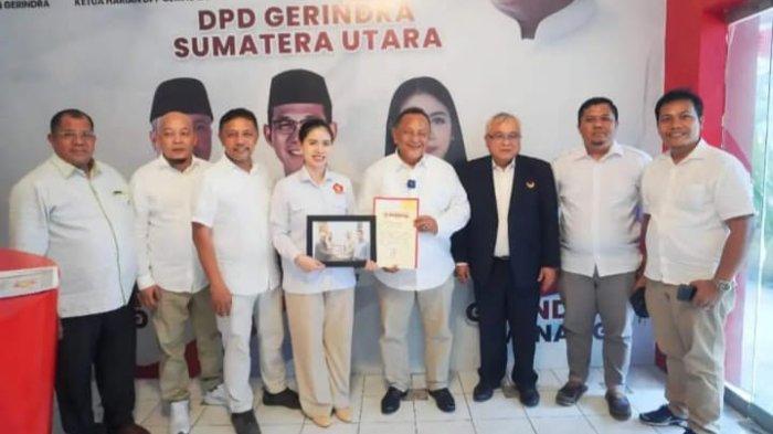Dewan Pimpinan Daerah (DPD) Partai Gerindra Sumatera Utara menyerahkan rekomendasi dukungan kepada tiga calon kepala daerah pada Pilkada 2024. Ada pun rekomendasi itu diserahkan kepada calon Wali Kota Gunung Sitoli, calon Bupati 
Padang Lawas dan pasangan calon Bupati Humbahas. Penyerahan rekomendasi itu disampaikan oleh Bendahara DPD Gerindra Sumut Meriyawaty Amelia Prasetio di Kantor DPD Partai Gerindra Sumut, Jalan Sudirman, Medan, Jumat (9/8/2024).